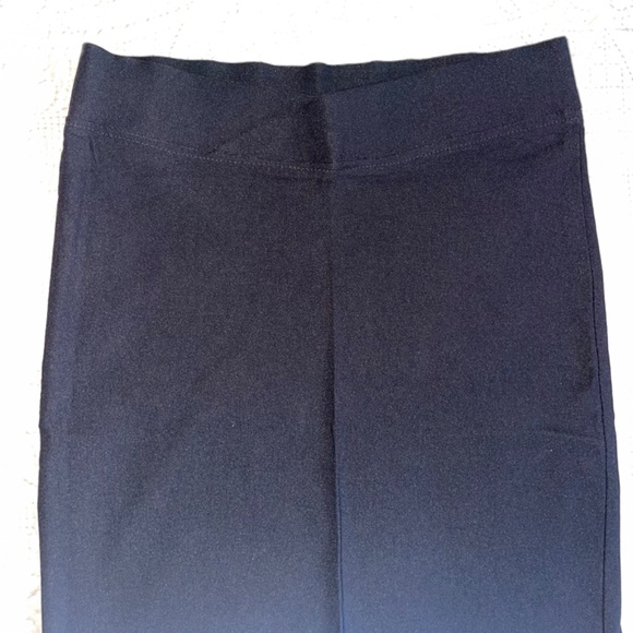 The Clothing Company Black Skirt With a mini back Slit - Picture 3 of 5